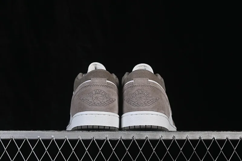 All categories Air Jordan Jordan series basketball shoes Air Jordan 1 Low Air Jordan 1 Low AJ1 Joe 1 white gray low-top retro cultural basketball shoes 553558-046
